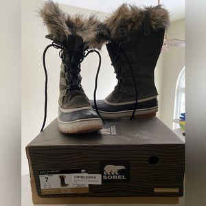 Sorel Joan of Arctic boots